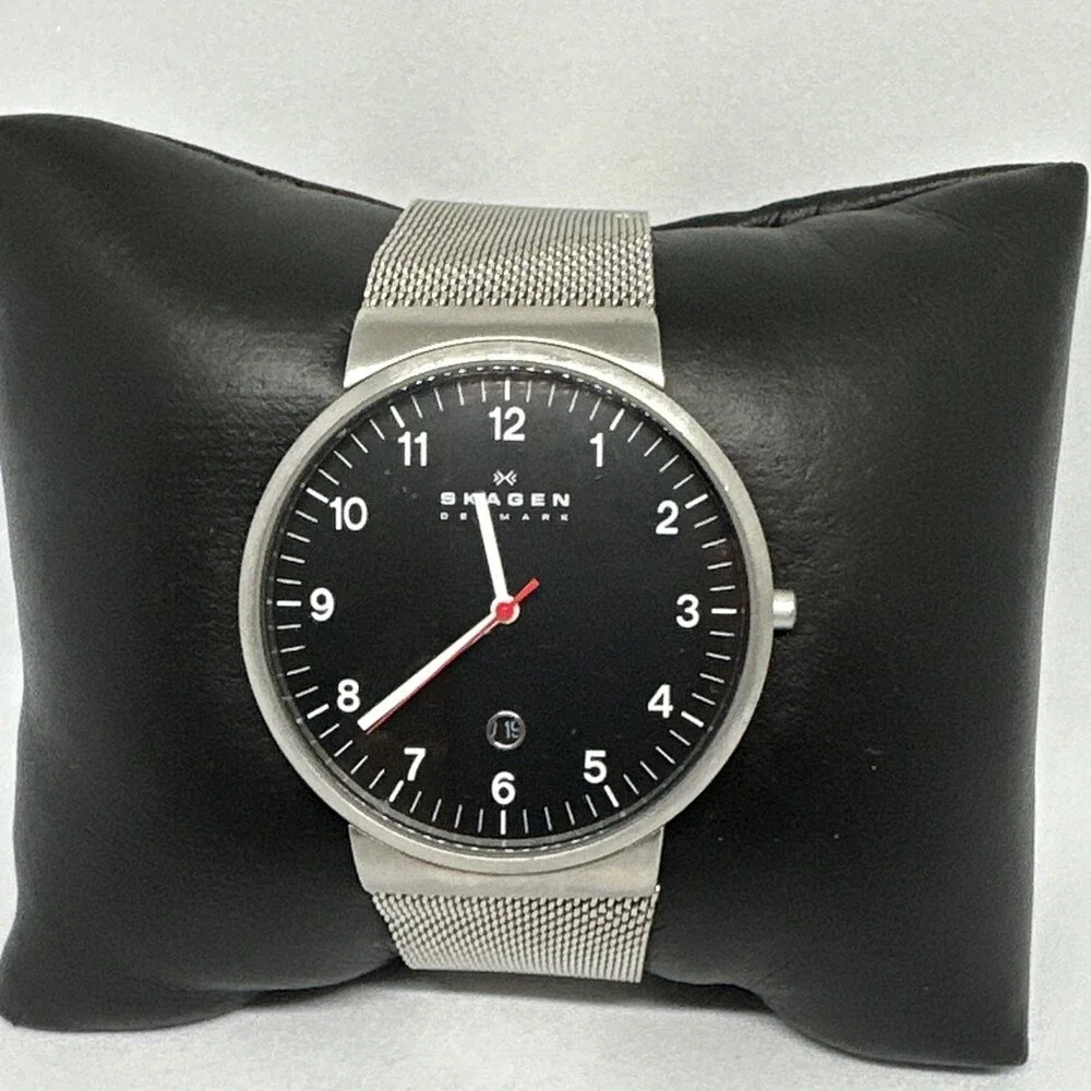 Skagen 2471408 Men's Silver Stainless Steel Analog Dial Quartz Wristwatch HME713